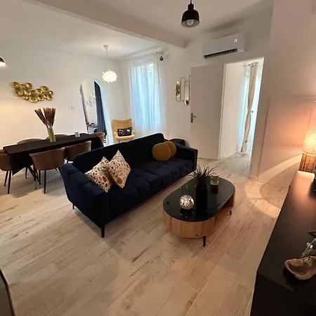 Jolie Maison De Proche Du Centre Et De La Saint-Raphael (Var)