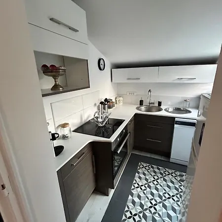 Jolie Maison De Proche Du Centre Et De La Saint-Raphael (Var)